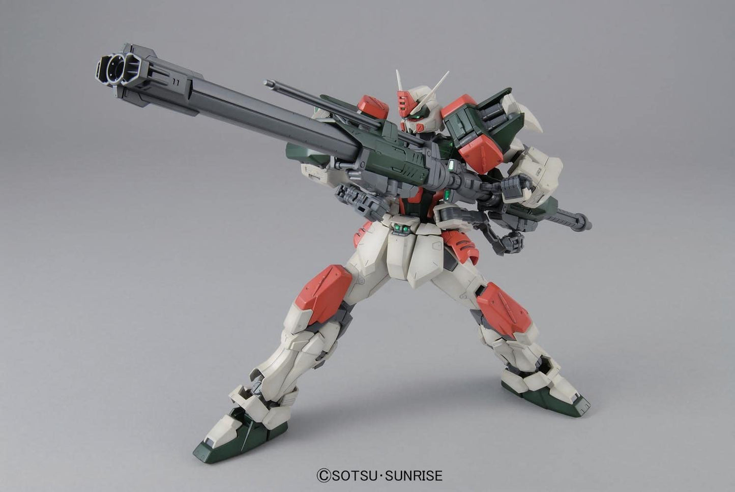 Bandai MG 1:100 Buster Gundam